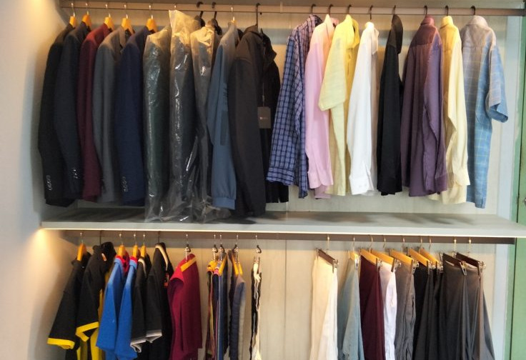 SO straight open wardrobe - right detail