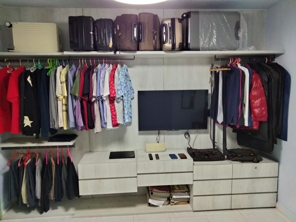 Straight wardrobe storage layout